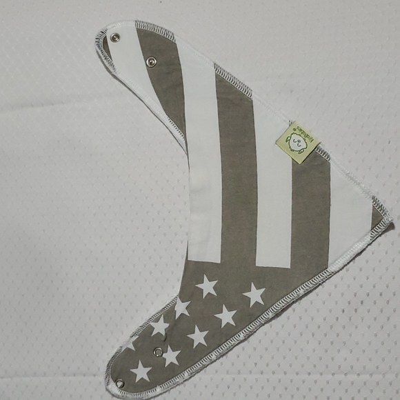 BIBS - Bundle 6 Washable Infant Bibs-Mixed Tags-5 Snap-1 Velcro - Picture 11 of 16